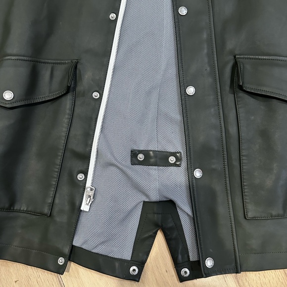 Levis Hooded Rain Jacket - Picture 2 of 5